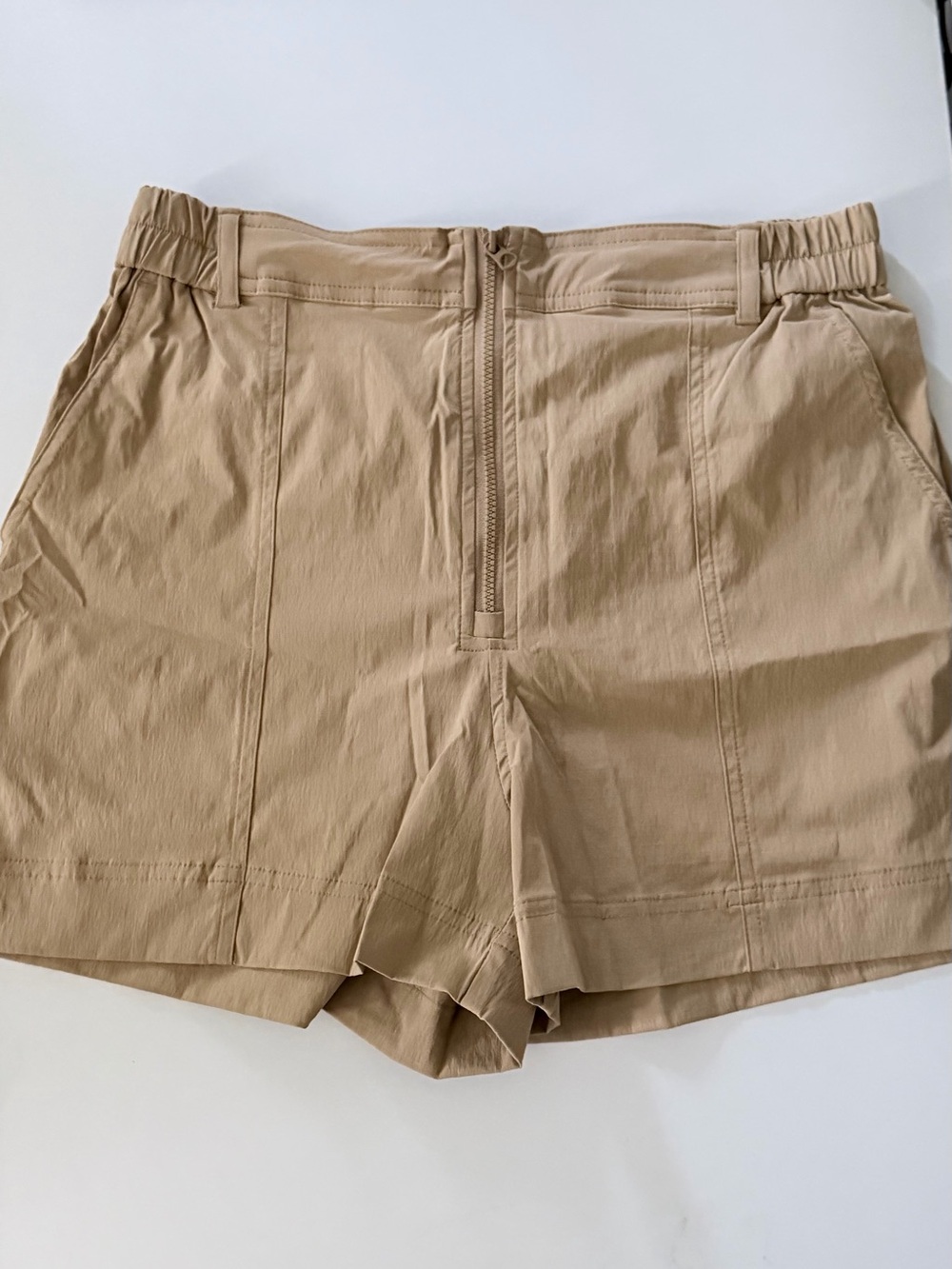 Madewell Zip Front Tapered Shorts size M
